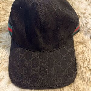 Gucci baseball cap never worn